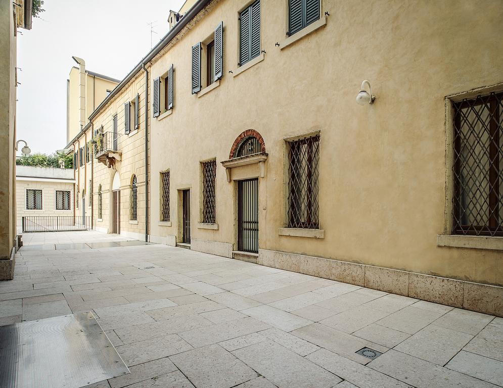 Arena Easy Suites Guesthouse Verona Exteriör bild